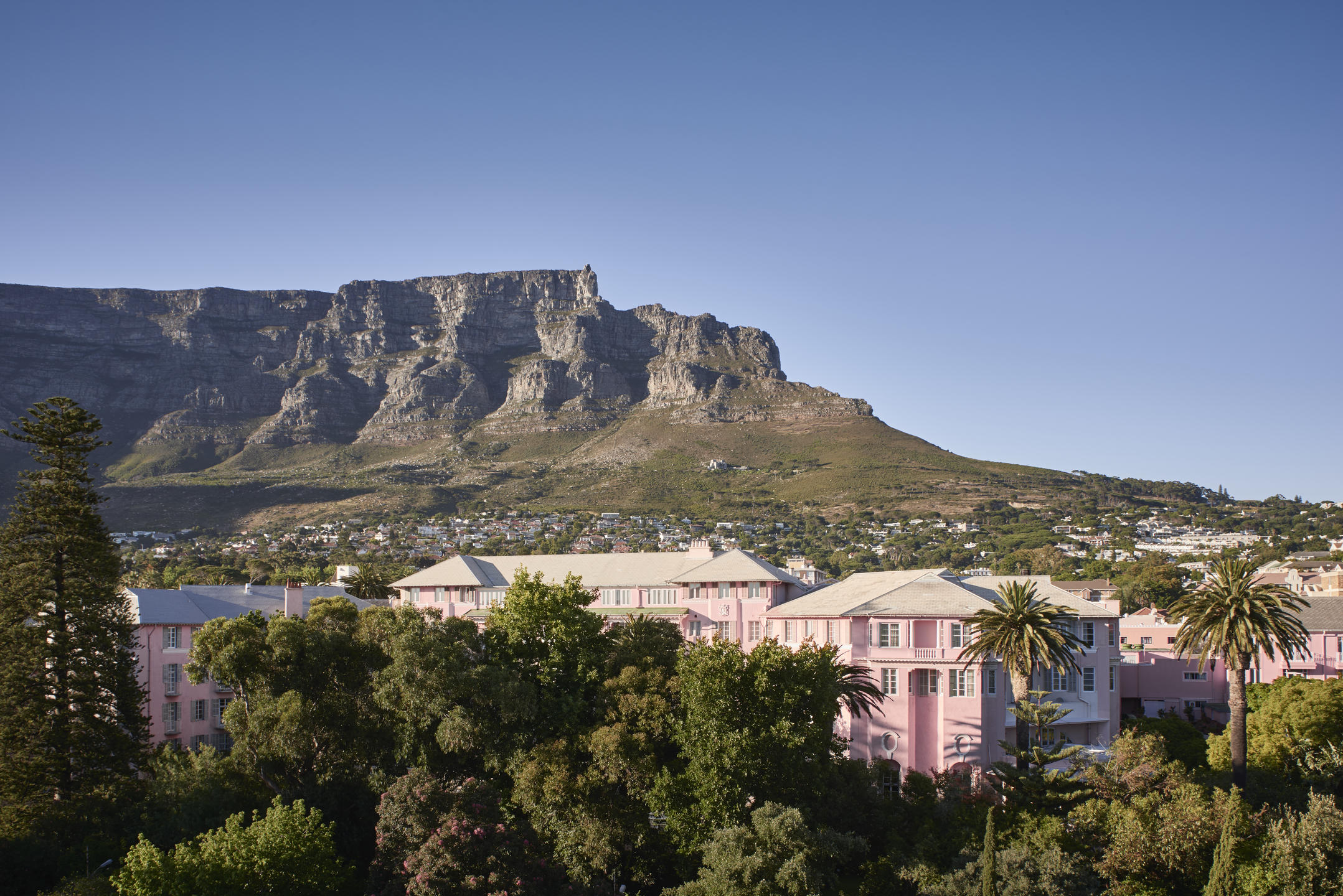 Days 9–14: Cape Town – Culture, Coastline & Culinary Excellence